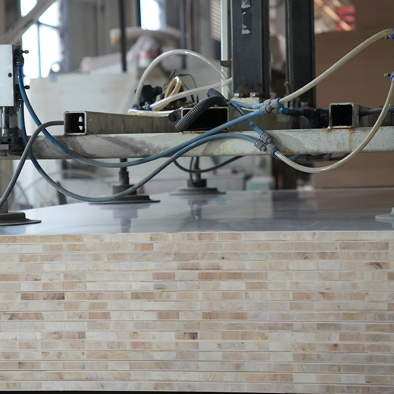 Anti silp film faced plywood specifications: Sizes, Thickness, Core, Film, and Performance Guide